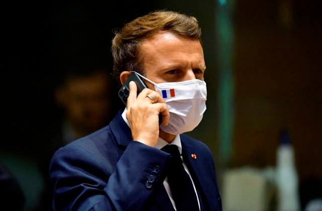 Macron a Scholz telefonovali s Putinom, vyzvali na prímerie na Ukrajine