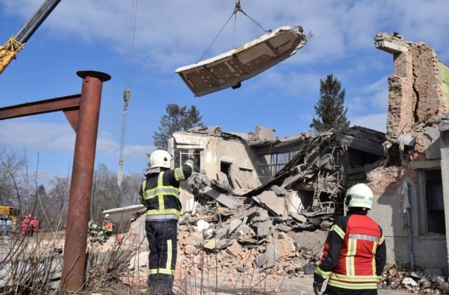 Ruský útok na televíznu vežu na západe Ukrajiny si vyžiadal 19 mŕtvych (foto)