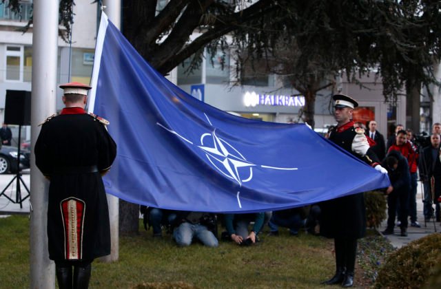 NATO sa musí pripraviť na posilňovanie svojho východného krídla
