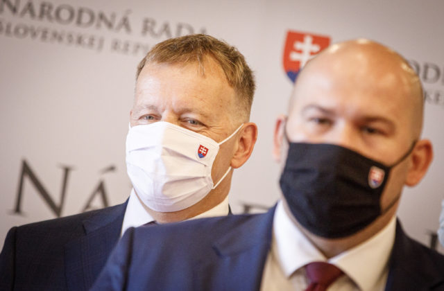 Hnutie Sme rodina odmietlo komentovať výzvy SaS na rozpustenie ĽSNS či Republiky pre väzby na ruských špiónov