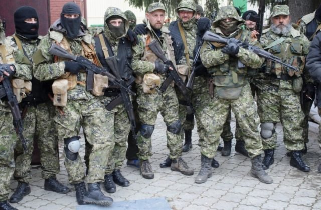 Proruskí separatisti odvážajú Mariupoľčanov do filtračných táborov, kde ich nútia k práci bez nároku na odmenu