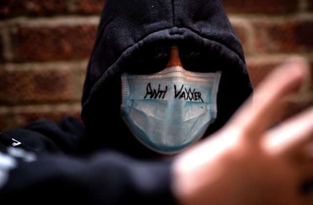 Ochotu dodržiavať protipandemické opatrenia určujú osobnostné črty. Odmietavý postoj majú zväčša sebci s prízemným správaním