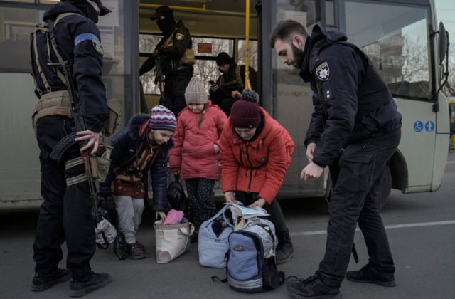 Plánujete dať prácu občanom Ukrajiny? Na vás aj zamestnancov sa vzťahuje slovenská legislatíva
