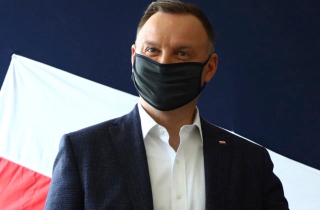 Duda prirovnal Rusov k Hitlerovi a ich útoky na Ukrajine k nacistickým vojnovým zločinom