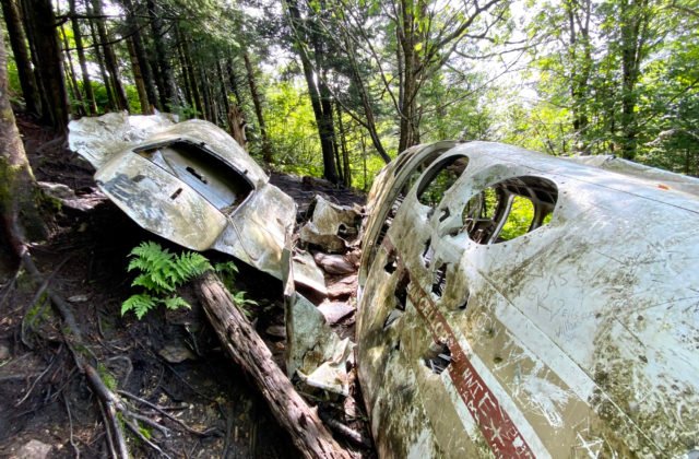Čínskemu tímu sa podarilo nájsť čiernu skrinku z havarovaného lietadla, pátranie po tej druhej komplikuje počasie (video)