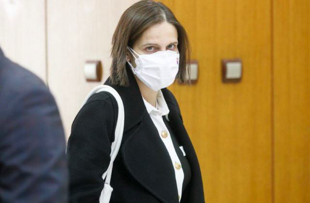 Británia či Francúzsko už dávno zmrazili majetky ruským oligarchom, Slovensko si ešte len ide preštudovať sankčný zoznam (video)