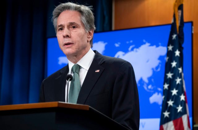 Ruskí vojaci páchajú na Ukrajine vojnové zločiny, vyhlásil americký minister zahraničných vecí Blinken