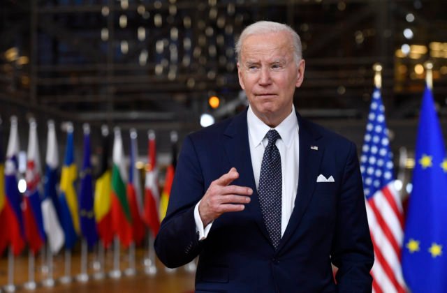 Biden sa Ťin-pchingovi nevyhráža, Čína by však pomocou Rusku ohrozila ekonomické vzťahy s USA a EÚ