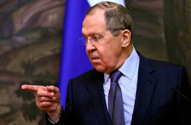 Západ vyhlásil Rusku totálnu vojnu, tvrdí Lavrov a vraj aj vie, čo je ich cieľom