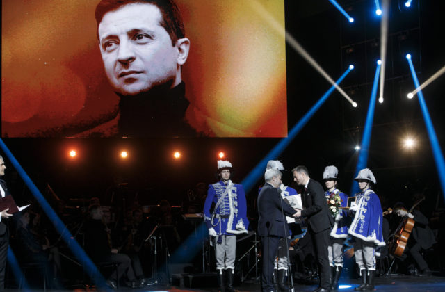 Heger odovzdal štátne ceny Alexandra Dubčeka, získali ich aj Zelenskyj a Kuciak (foto)