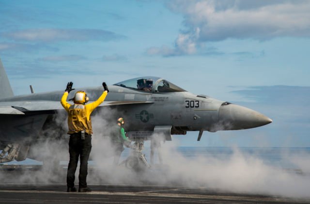 Američania v rámci NATO nasadzujú v Európe lietadlá určené na elektronický boj aj ďalších vojakov