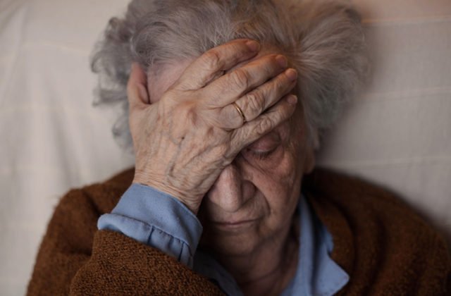 Dôverčivá dôchodkyňa naletela podvodníkom, obrali ju o cennosti za takmer 60-tisíc eur