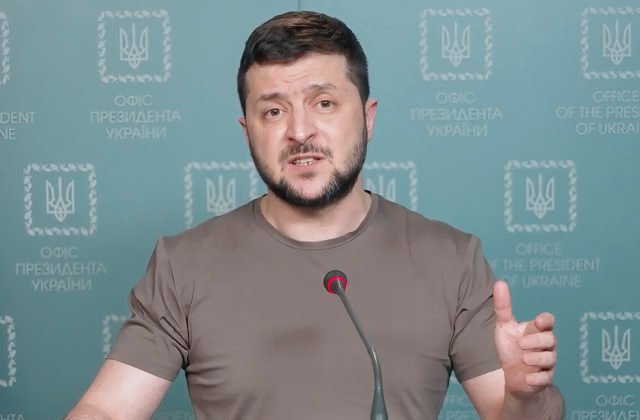 Zelenskyj vníma signály z rokovaní pozitívne, ale neumlčia výbuchy ruských granátov (video)