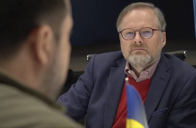 Núdzový stav v Česku bude platiť do konca mája, opozičné strany hlasovali proti