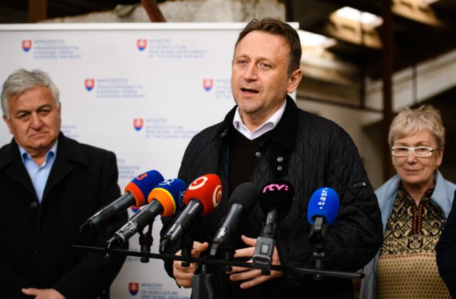 Ministerstvo pôdohospodárstva obnoví vyplácanie agrodotácií, pre kauzu Dobytkár prišli farmári o milióny eur
