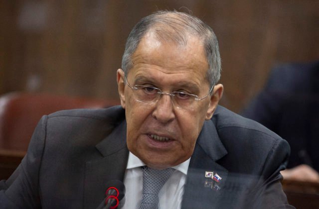 Lavrov: Mal by existovať zoznam zbraní, ktoré by nikdy nemali byť rozmiestnené na Ukrajine