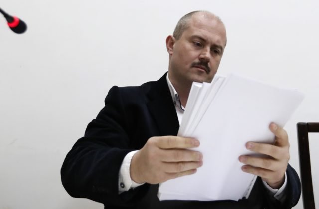 Najvyšší súd bude rozhodovať v kauze šekov s údajnou extrémistickou symbolikou predsedu ĽSNS