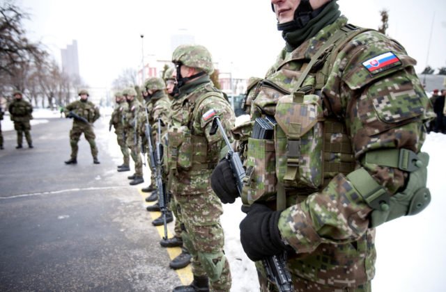Naď nechce v armáde radikálne orientovaných vojakov, novela zákona počíta s rozšírením definície nespoľahlivý občan