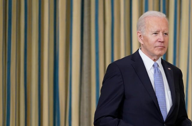 Putin by mal čeliť procesu za vojnové zločiny, reagoval na vraždenie v Buči americký prezident Biden