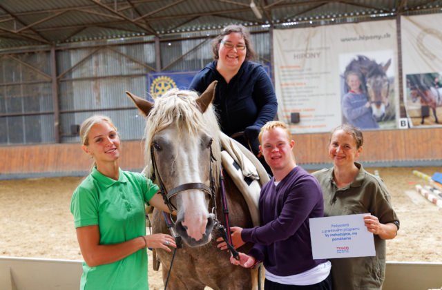 Vyše 200 nápadov na zlepšenie života v komunitách získa opäť grant od Tesca