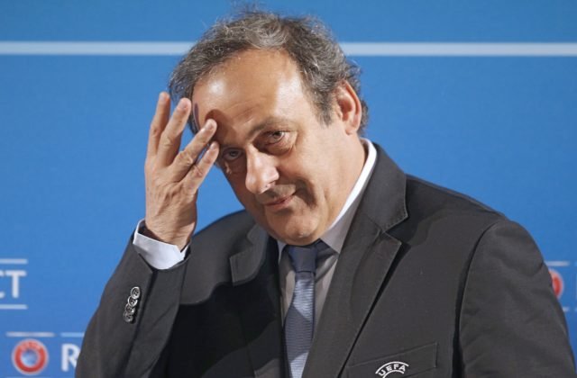 Bývalý šéf UEFA Platini zažaloval šéfa FIFA Infantina, ktorý mal zneužívať svoju niekdajšiu funkciu