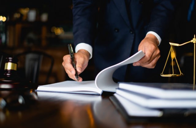 Súd oslobodil podozrivých mužov z prípravy vraždy exstarostu Marianky, prokurátorovi nedal za pravdu ani v jednom bode obžaloby