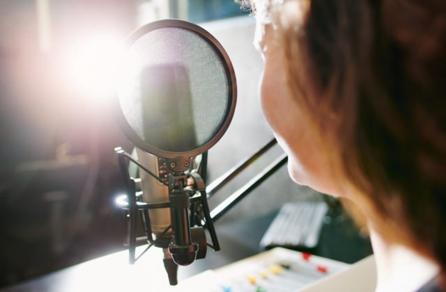 Rada pre vysielanie a retransmisiu vyšetruje viacero pochybení, preverovaniu sa opäť nevyhla RTVS