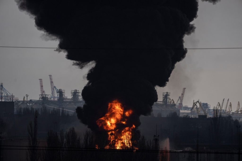 Pre hrozby ďalších raketových útokov vyhlásili v ukrajinskej Odese víkendový zákaz vychádzania