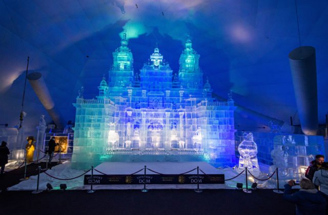 Tatranský ľadový dóm si budú môcť návštevníci pozrieť aj počas Veľkej noci, po nej ho chcú zatvoriť