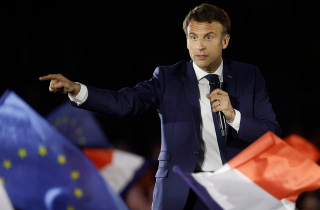 Bidenove slová o genocíde na Ukrajine sú za čiarou, Macron vyzval na deeskaláciu rétoriky