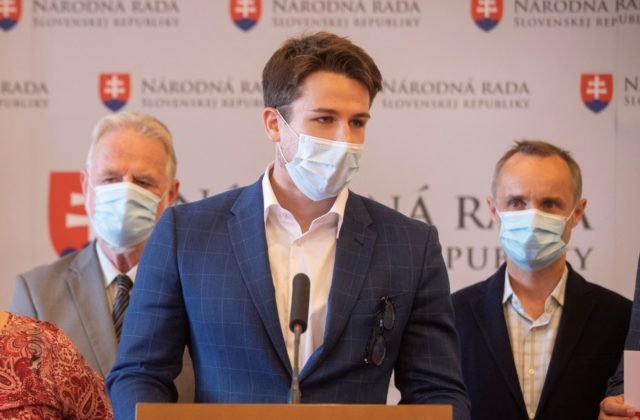 OĽaNO kritizuje opozíciu, Hlas, Smer a extrémisti sa podľa Stančíka neštítia šíriť ruskú propagandu