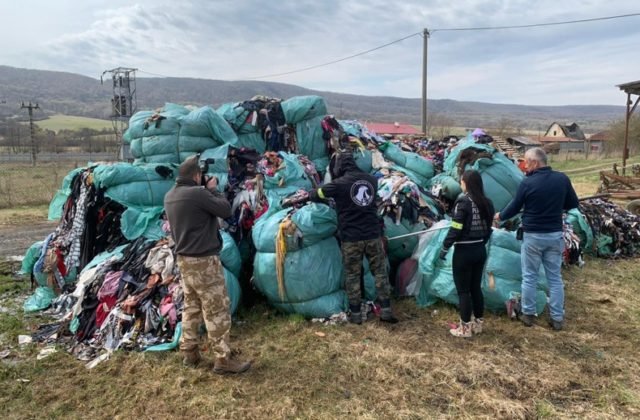 Polícia v okrese Revúca odhalila tony nelegálneho odpadu, pochádza zo zahraničia