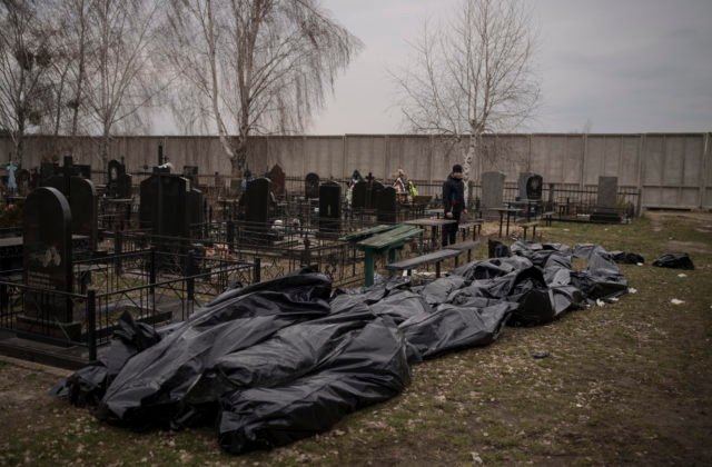 Masaker v Buči by mal otvoriť oči všetkým Slovákom, ktorí odmietajú fakty o ruských vojnových zločinoch