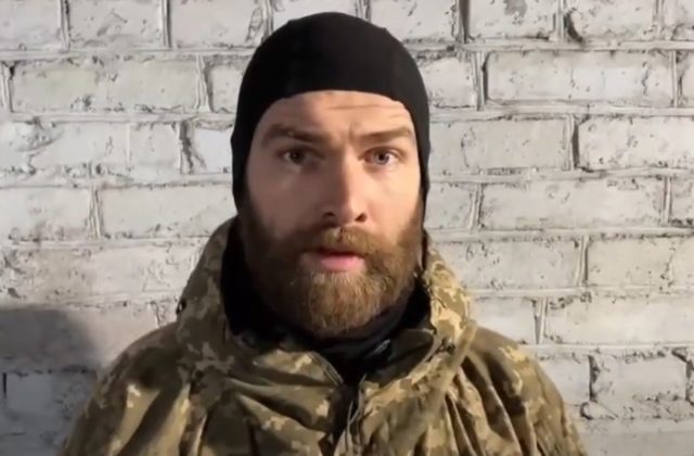 Mariupoľ je so silami v koncoch, ukrajinský veliteľ hovorí o zostávajúcich posledných hodinách a prosí o pomoc (video)