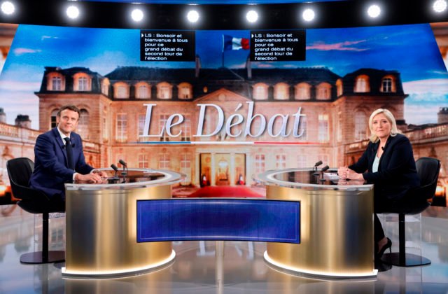 Macron ostro skritizoval Le Penovú za väzby na Rusko. Závisíte na pánovi Putinovi, vyhlásil