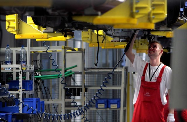 Počet cudzincov pracujúcich na Slovensku presiahol sedemdesiattisíc, najviac z nich je Ukrajincov