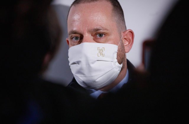 Advokát Para je zatiaľ na slobode, do väzby ho ešte môže poslať Najvyšší súd