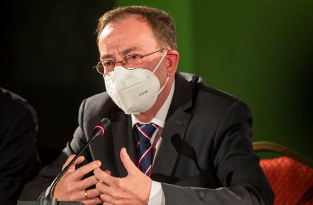 Poľsko uvalilo na Rusko sankcie nad rámec EÚ, zmrazí majetok 50 firmám a oligarchom