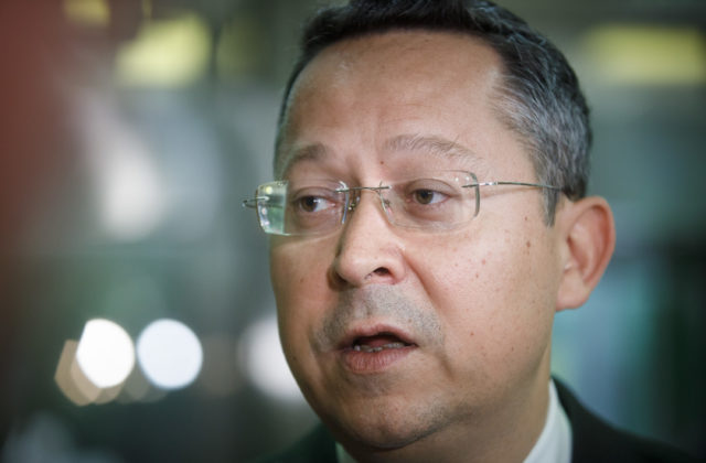 Kamenický vraj má na rozdiel od Matoviča svätožiaru nad hlavou, napriek tomu však očakáva útoky na členov Smeru