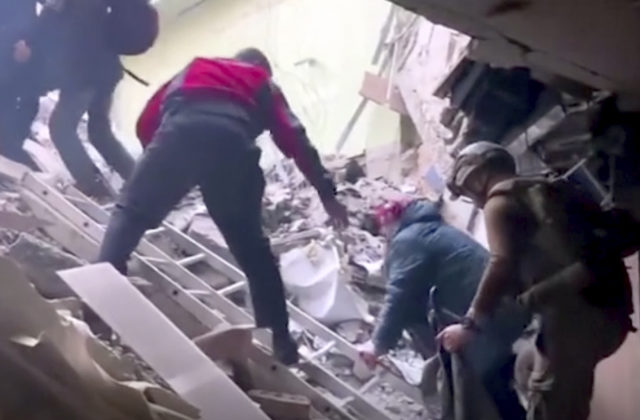 Rusi opäť útočia na oceliareň Azovstaľ v Mariupole, v závode sa stále nachádzajú aj civilisti