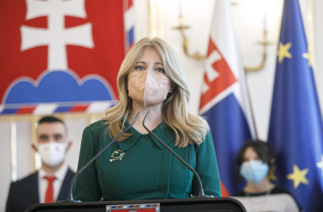 Od nadávok k činom je len malý krok. Smerácke burcovanie ľudí voči prezidentke je na hranici trestného činu