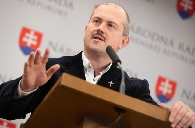 Banskobystrický kraj má nového poslanca, Kotlebu nahradil Lichý