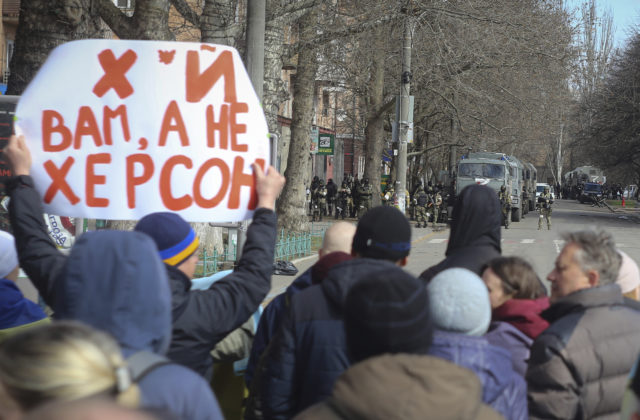 „Rusko je tu navždy. O tom by sa nemalo pochybovať,“ vyhlásil v okupovanom Chersone ruský poslanec