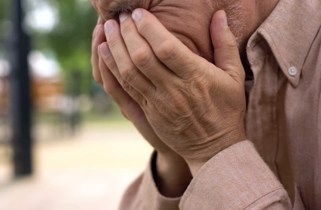 Podvodníci opäť úradovali v Trnavskom kraji, od starých ľudí sa im podarilo vylákať tisícky eur
