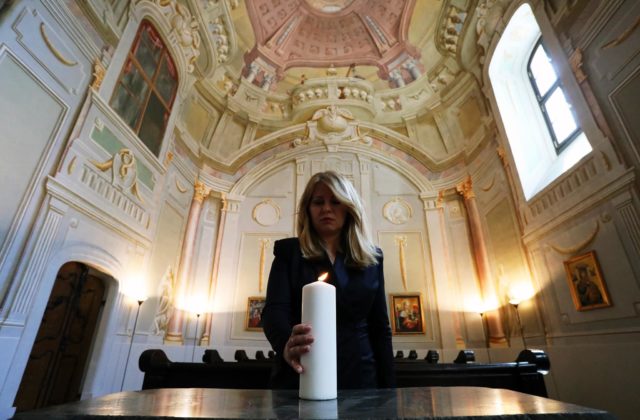 Koronavírus si na Slovensku vyžiadal viac ako 20-tisíc úmrtí, prezidentka si uctila obete