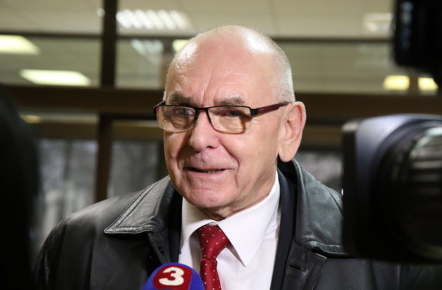 Šéf kontrolórov Mitrík odmieta kritiku. Úrad pracuje systémovo a poukazuje na problémy, ktoré Slovensku v budúcnosti ušetria nemalé peniaze