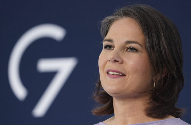 Pre vojnu na Ukrajine hrozí miliónom ľudí hladomor, varuje Baerbocková