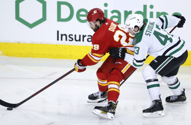 Sekera a Studenič ukončili sezónu v NHL, v hre o Stanleyho pohár zostali zo Slovákov iba Černák a Ružička (video)