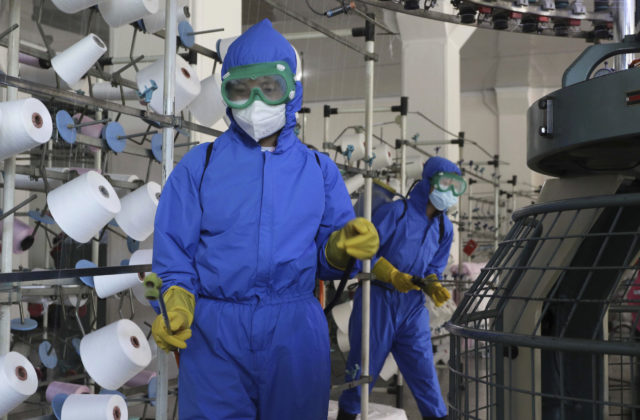 KĽDR má už takmer dva milióny nakazených, uvádzané počty úmrtí sa však odborníkom zdajú abnormálne nízke