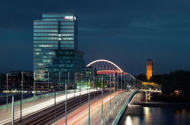 Nemecký LANXESS má v portfóliu vysokovýkonné, špeciálne plasty pre oblasť elektromobility